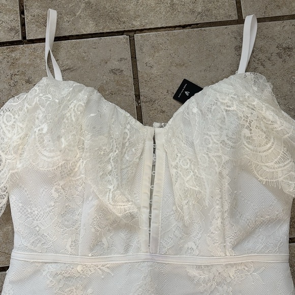 NWT Lulus White Lace Bodycon Midi Dress - Picture 11 of 12